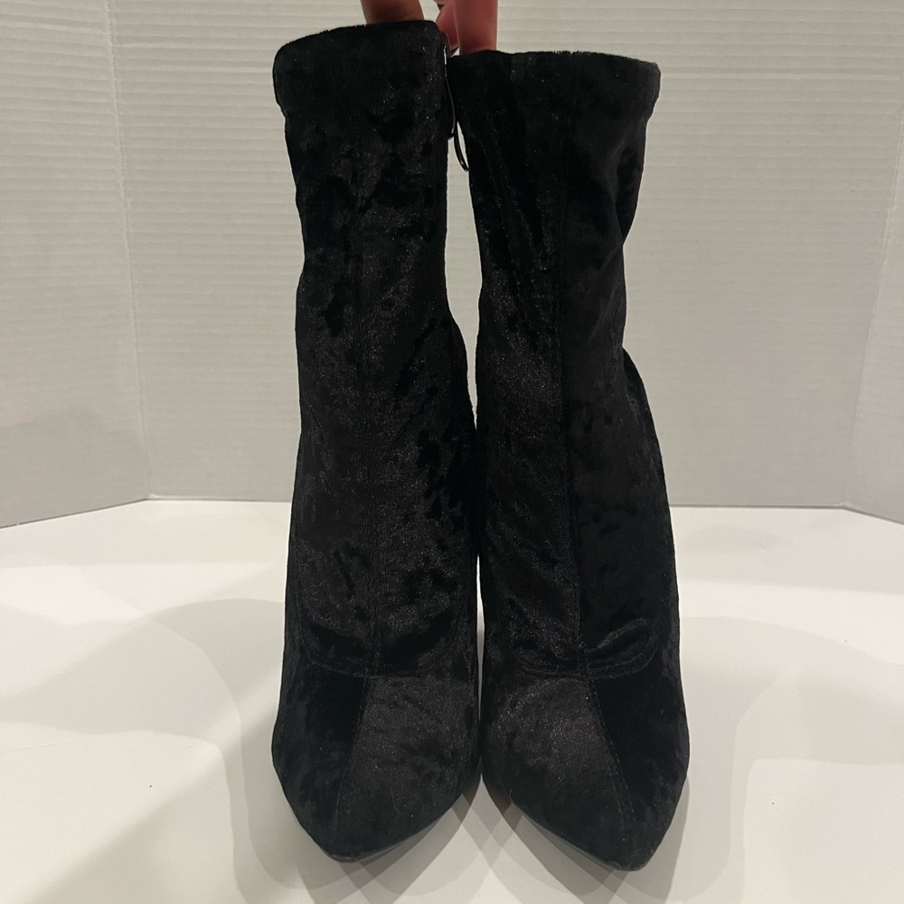Cape Robbin crushed velvet chunky ankle boot black ladies 6 - Picture 2 of 5
